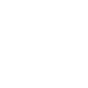 Schwarzes Pixelherz-Symbol auf weißem Hintergrund, digitales Retro-Grafikdesign.